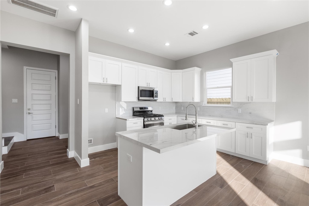 5502 Pershing Street Unit A - Photo 6
