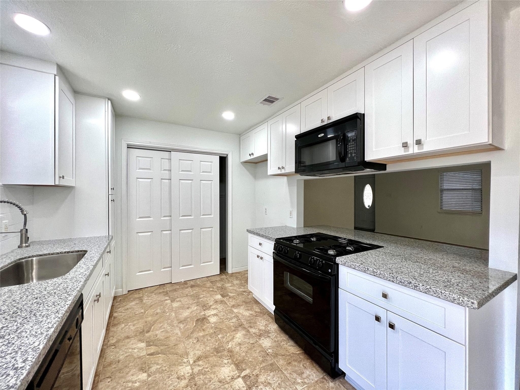 947 Grand Junction Drive - Photo 11