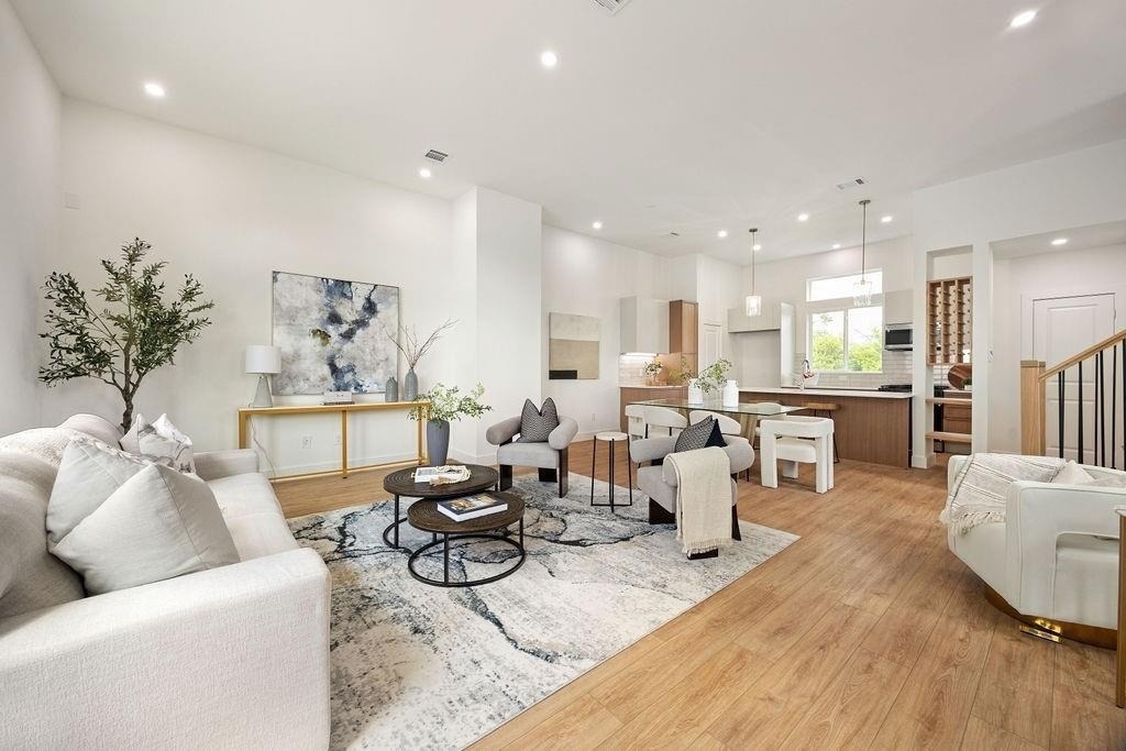 1713 Mary Street - Photo 1