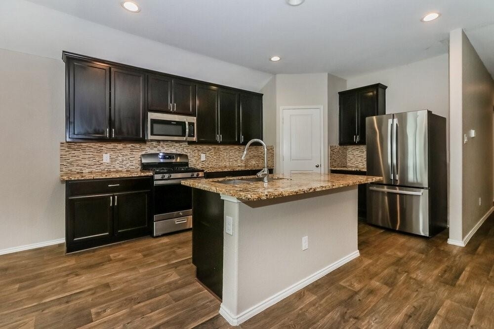 8102 Rose Petals Lane - Photo 4