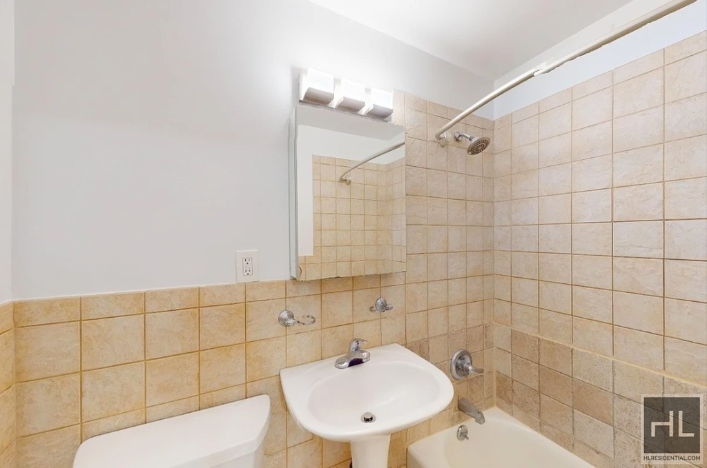 West 97th Street - Photo 4