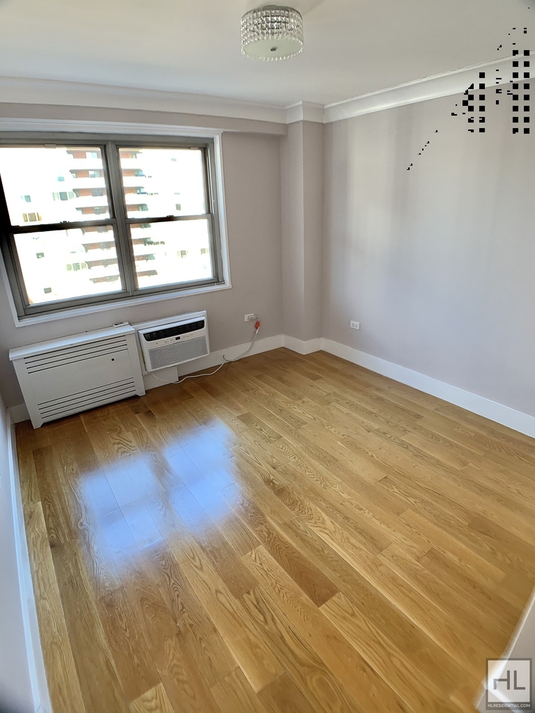 West 97th Street - Photo 6