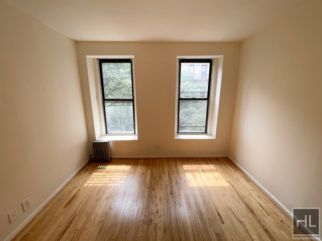 East 84 Street - Photo 2
