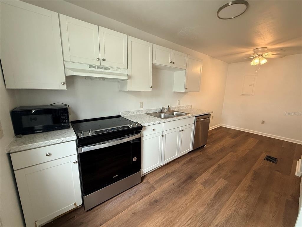 229 W Wisconsin Avenue - Photo 3