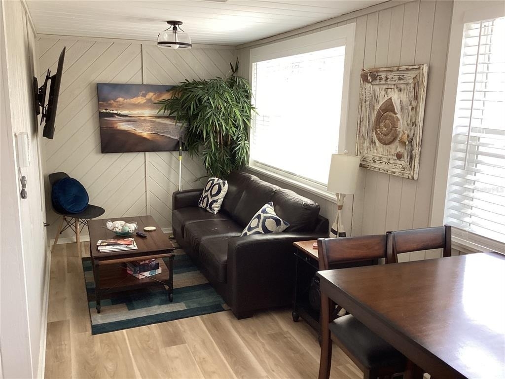 6062 Oak Ridge Avenue - Photo 8
