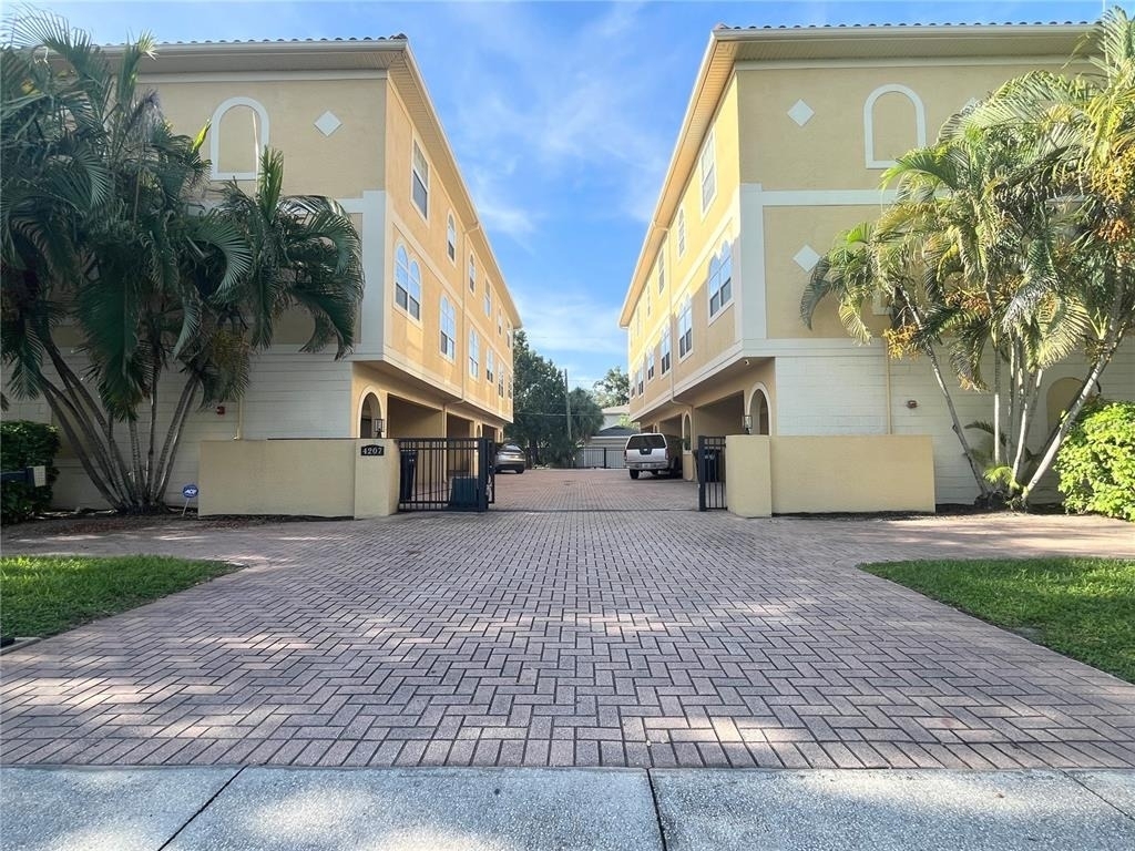 4207 W North A Street - Photo 0