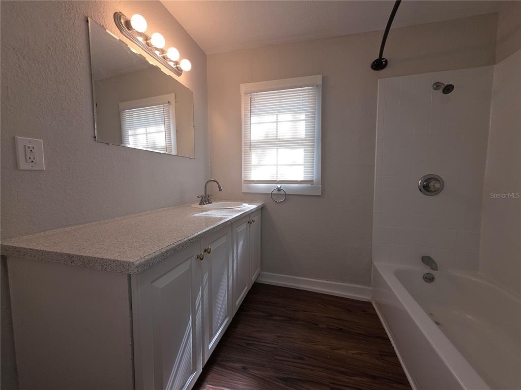 2110 W 41st Street - Photo 7