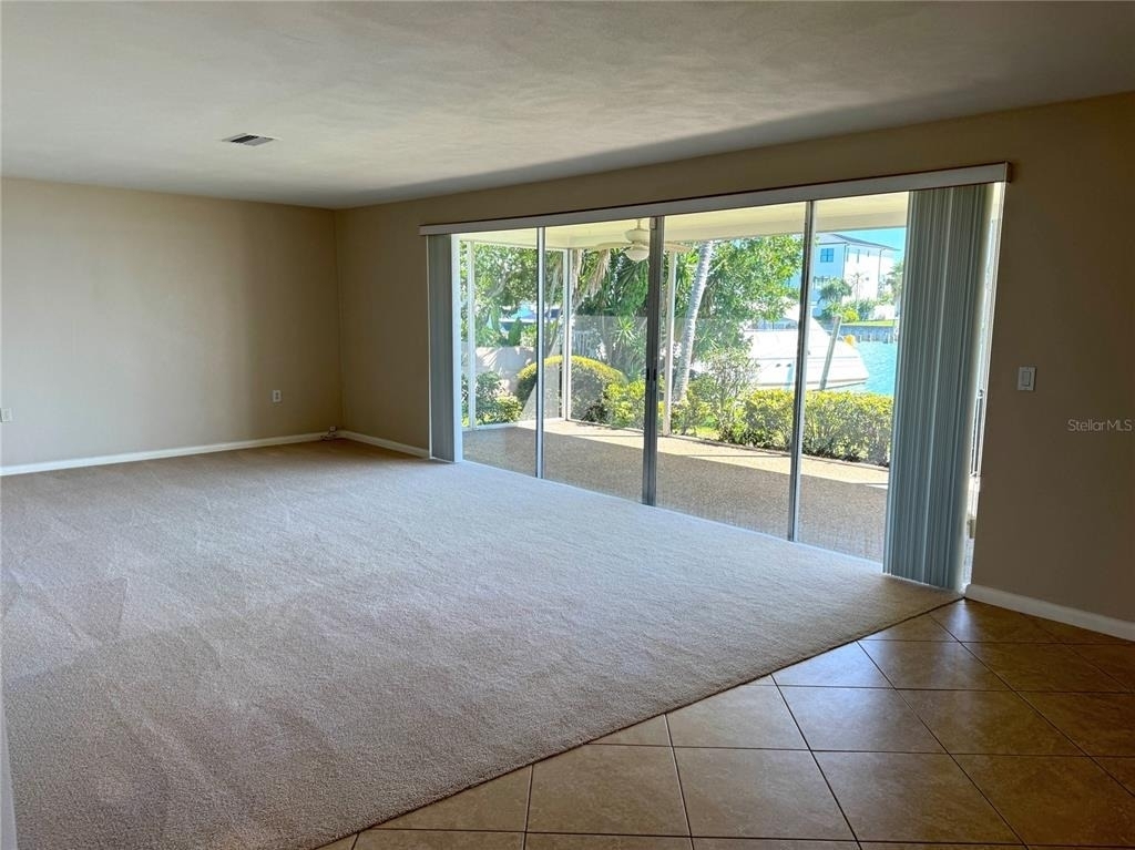 228 Howard Drive - Photo 3