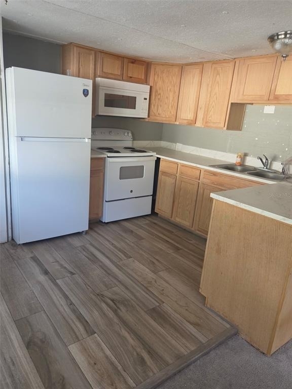 906 Estelle Avenue - Photo 1
