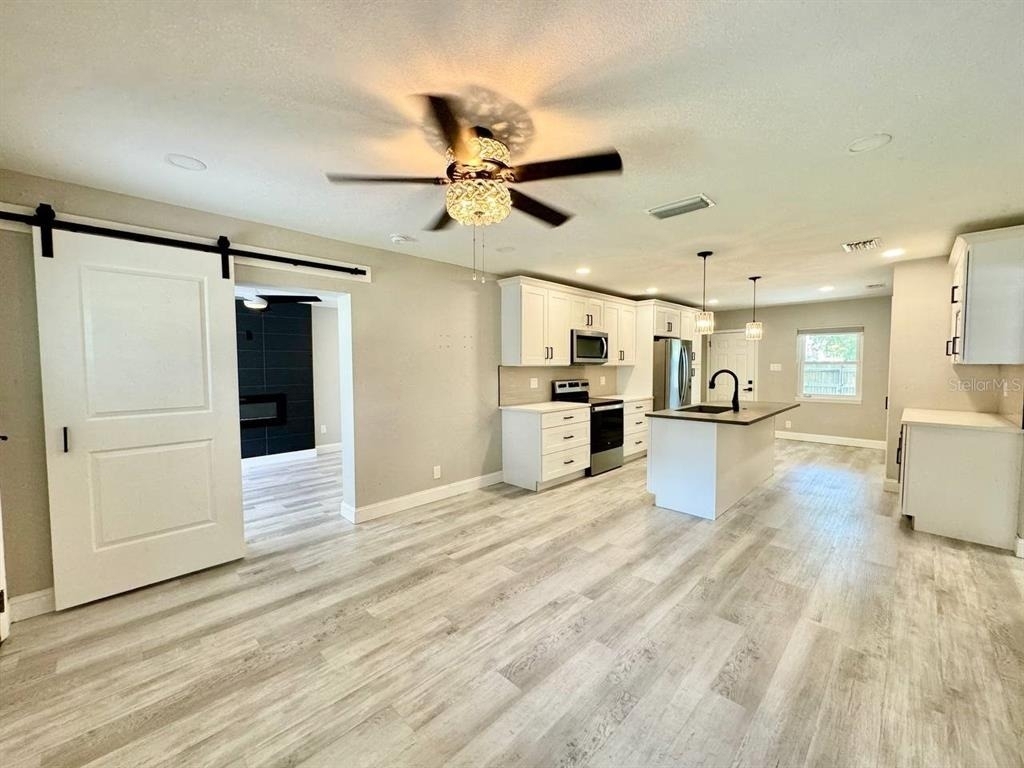 1918 E Shadowlawn Avenue - Photo 2