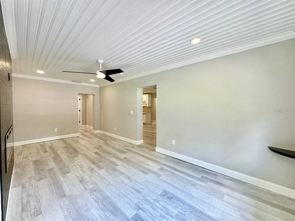 1918 E Shadowlawn Avenue - Photo 11