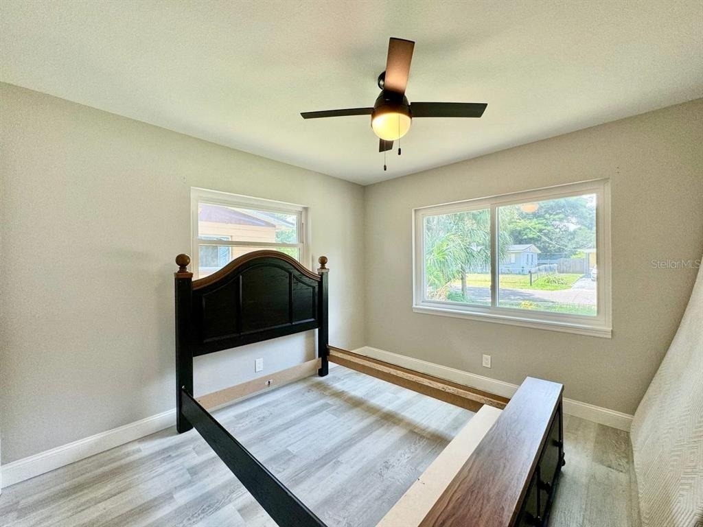 1918 E Shadowlawn Avenue - Photo 18
