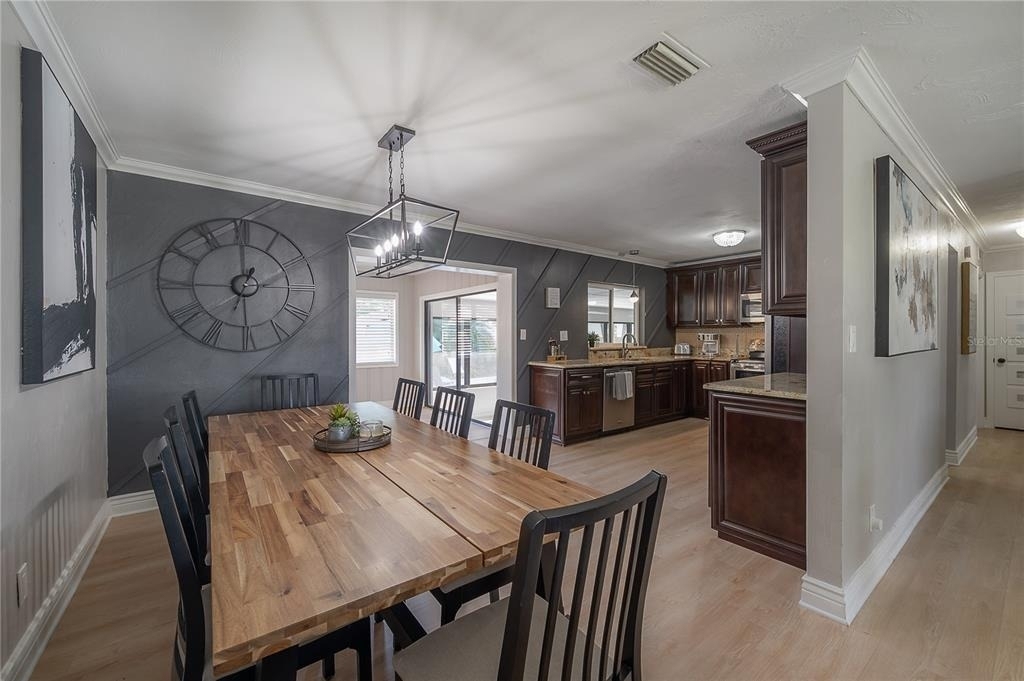 2916 W Collins Street - Photo 3
