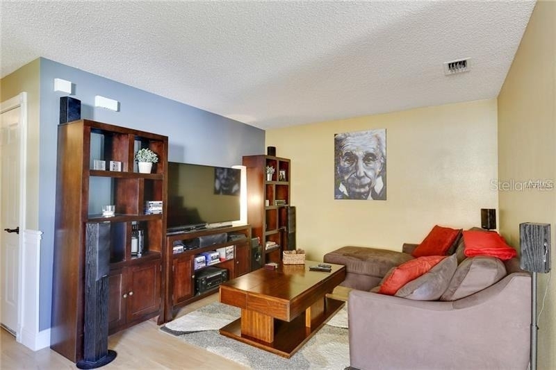 8008 Sutton Terrace Lane - Photo 4