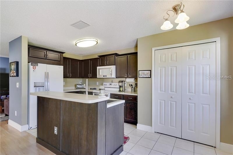 8008 Sutton Terrace Lane - Photo 2