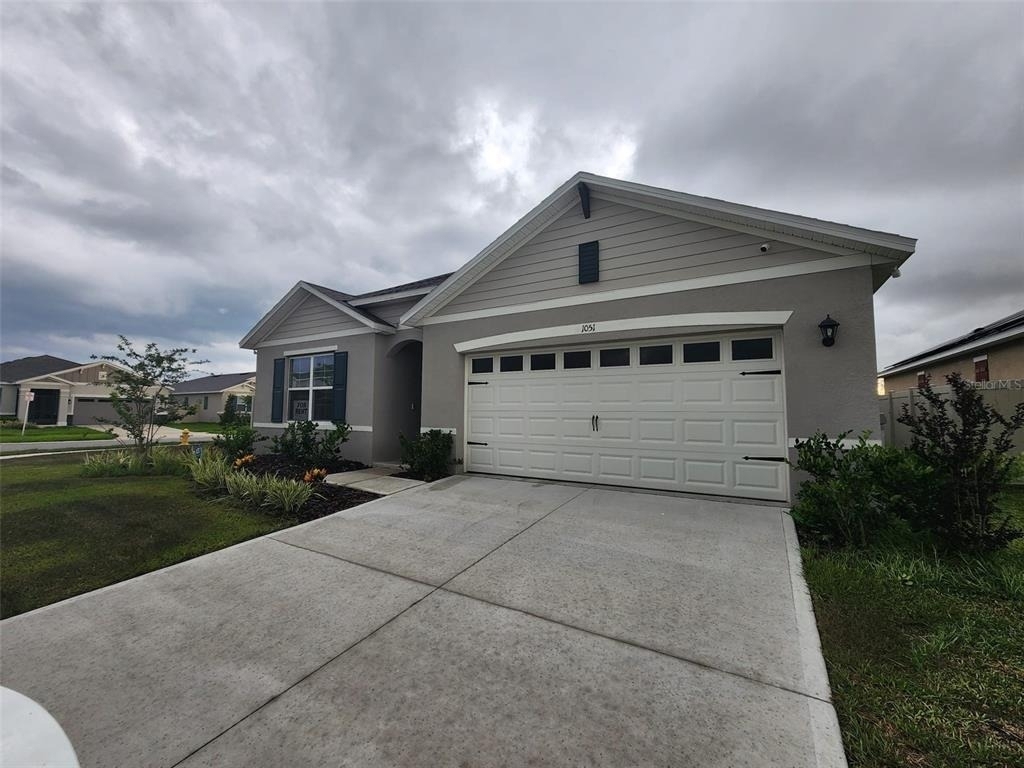 1051 Griffon Avenue - Photo 2
