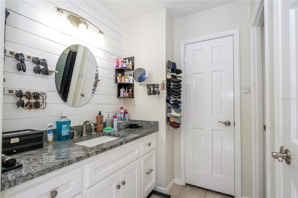 1594 Frances Street - Photo 19