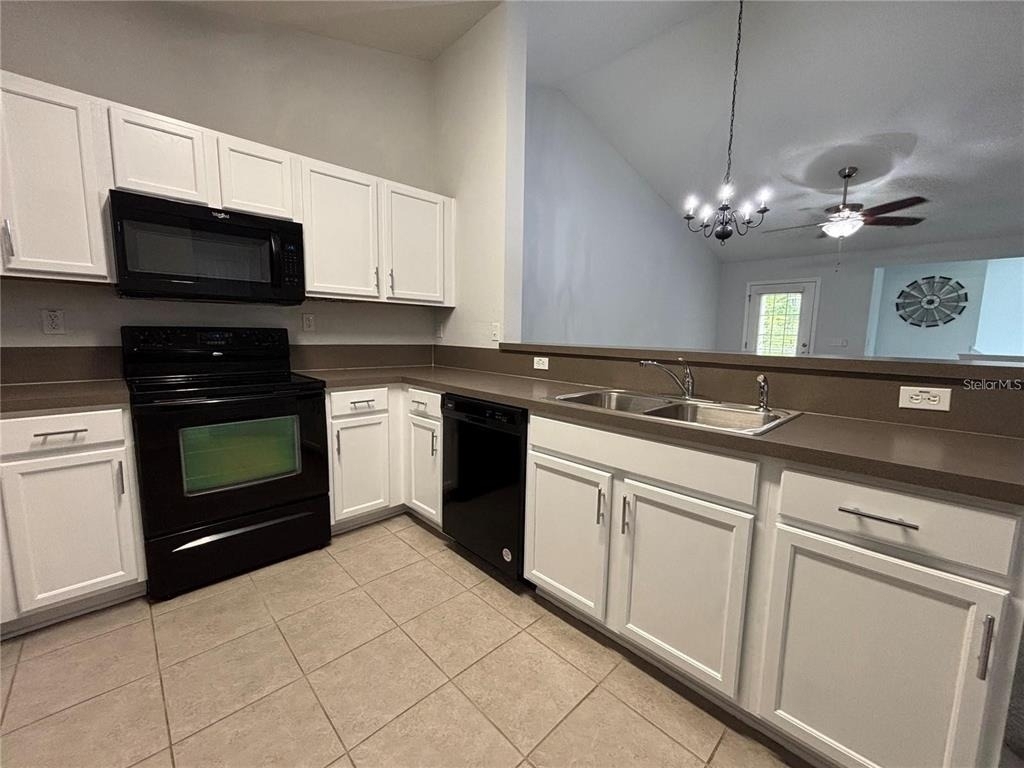 575 Oakleaf Plantation Parkway - Photo 2