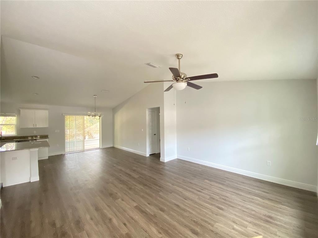 9205 N Elkcamp Boulevard - Photo 2