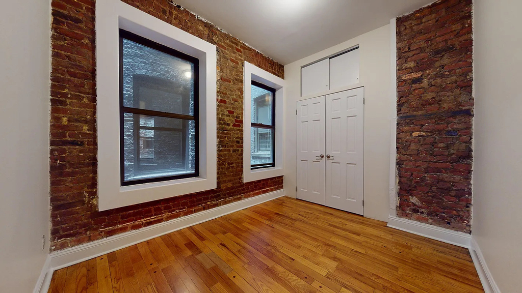 229 East 12th Street - Photo 7