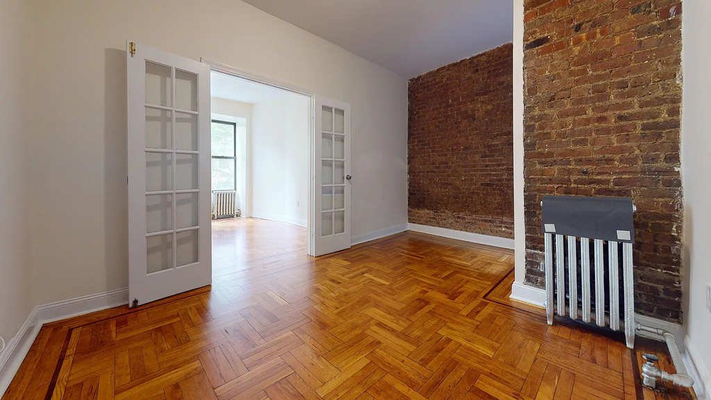 229 East 12th Street - Photo 3