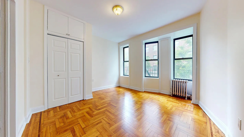 229 East 12th Street - Photo 6