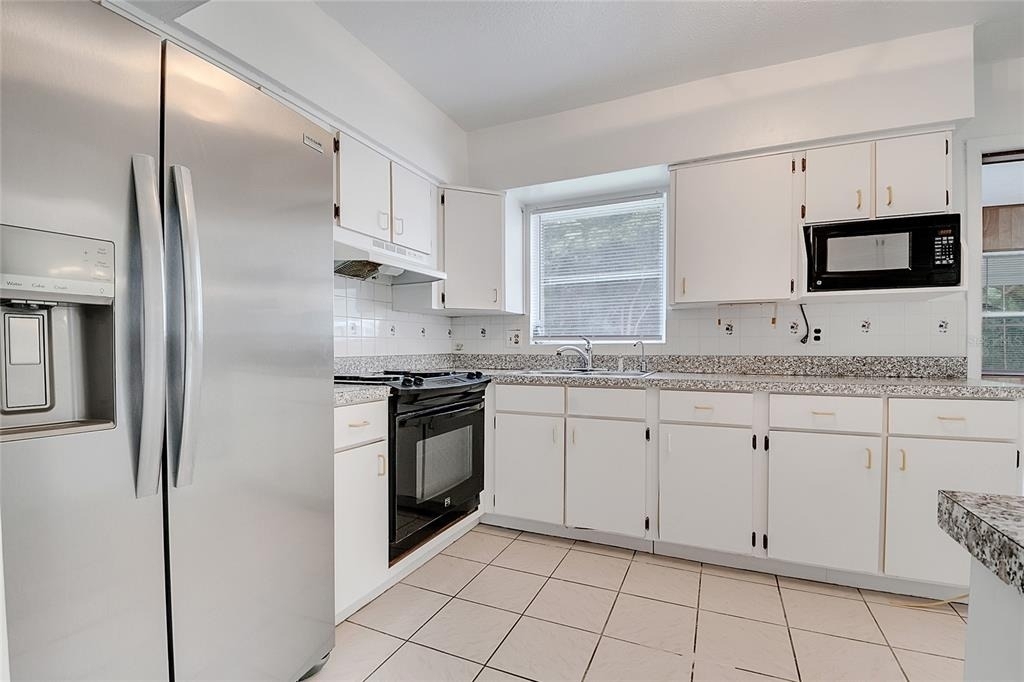 1040 San Luis Drive - Photo 11