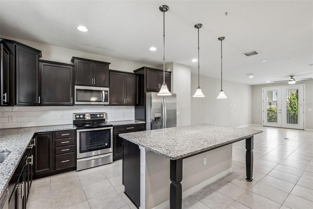 588 Piazza Point - Photo 4