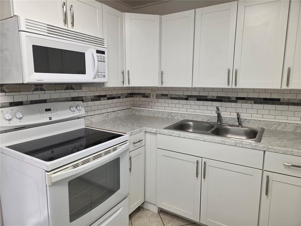 769 Greenway Place - Photo 4