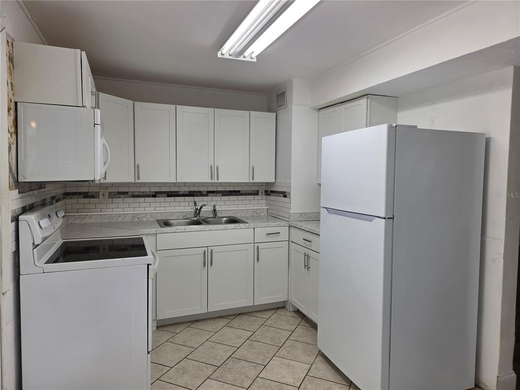 769 Greenway Place - Photo 3
