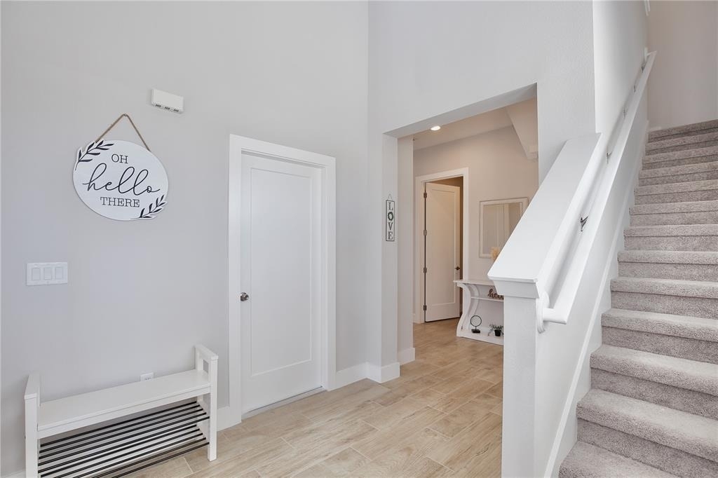 1101 Arisha Drive - Photo 2