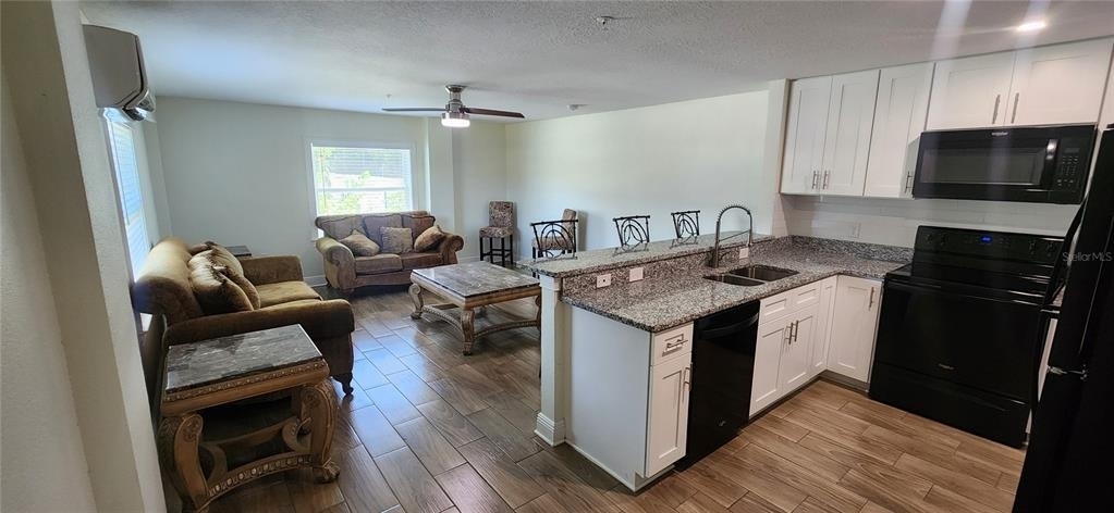 1147 E Mcdonald Avenue - Photo 3
