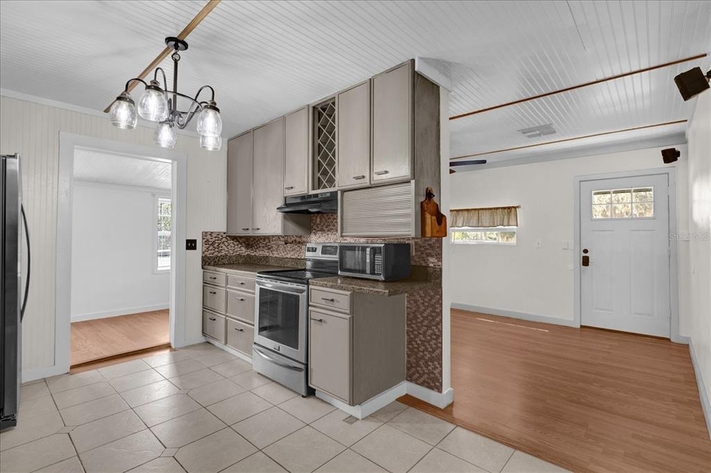 14043 Tennessee Avenue - Photo 9