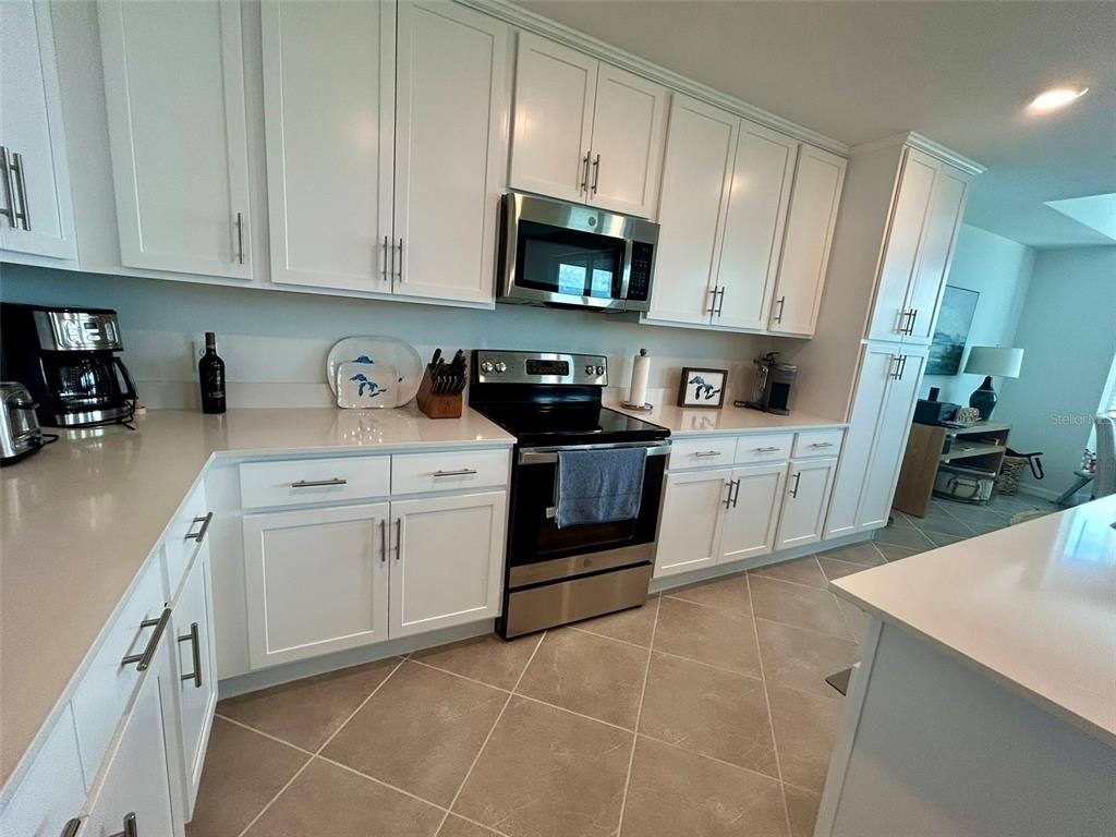 14121 Heritage Landing Boulevard - Photo 9
