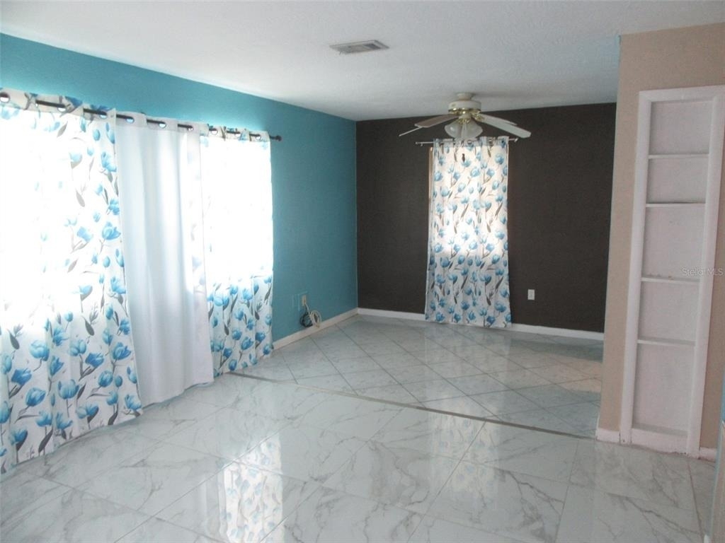 21267 Gladis Avenue - Photo 2