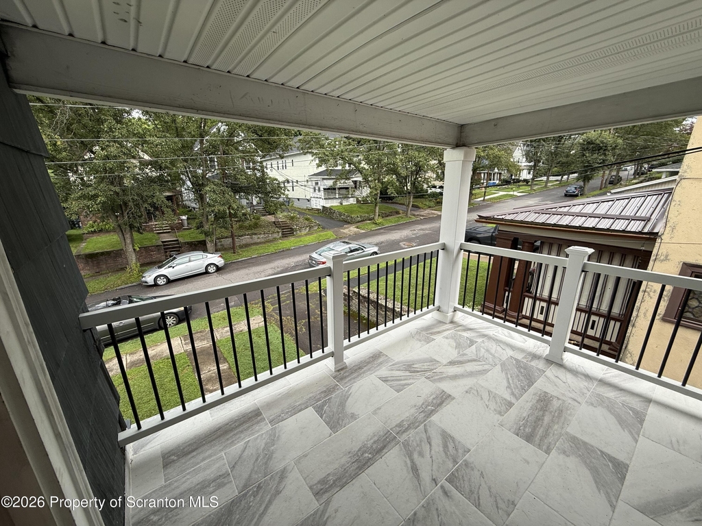 1008 Fisk Street - Photo 4