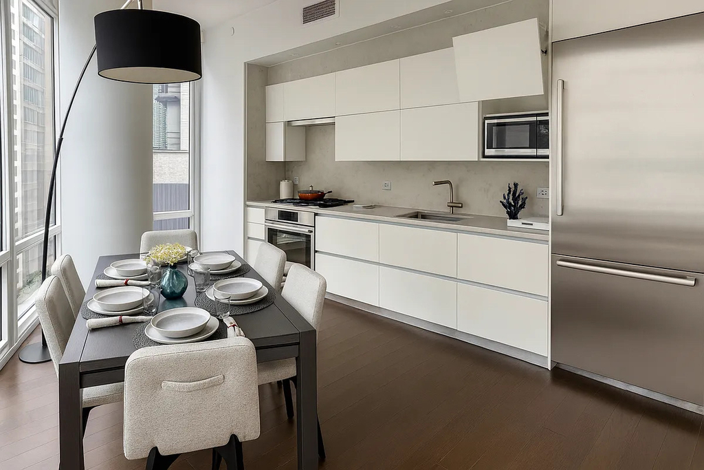 222 East 44th Street - Photo 2