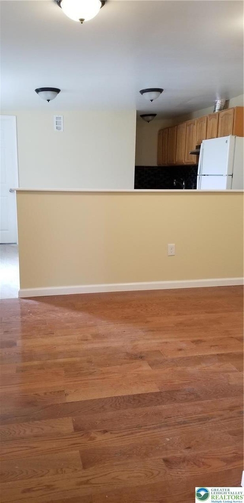 102 E Susquehanna Street - Photo 3
