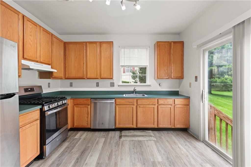 8100 Cross Creek Circle W - Photo 13