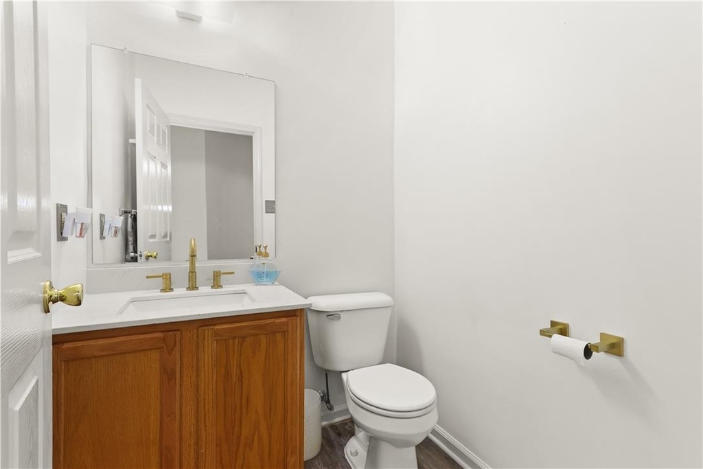 8100 Cross Creek Circle W - Photo 16