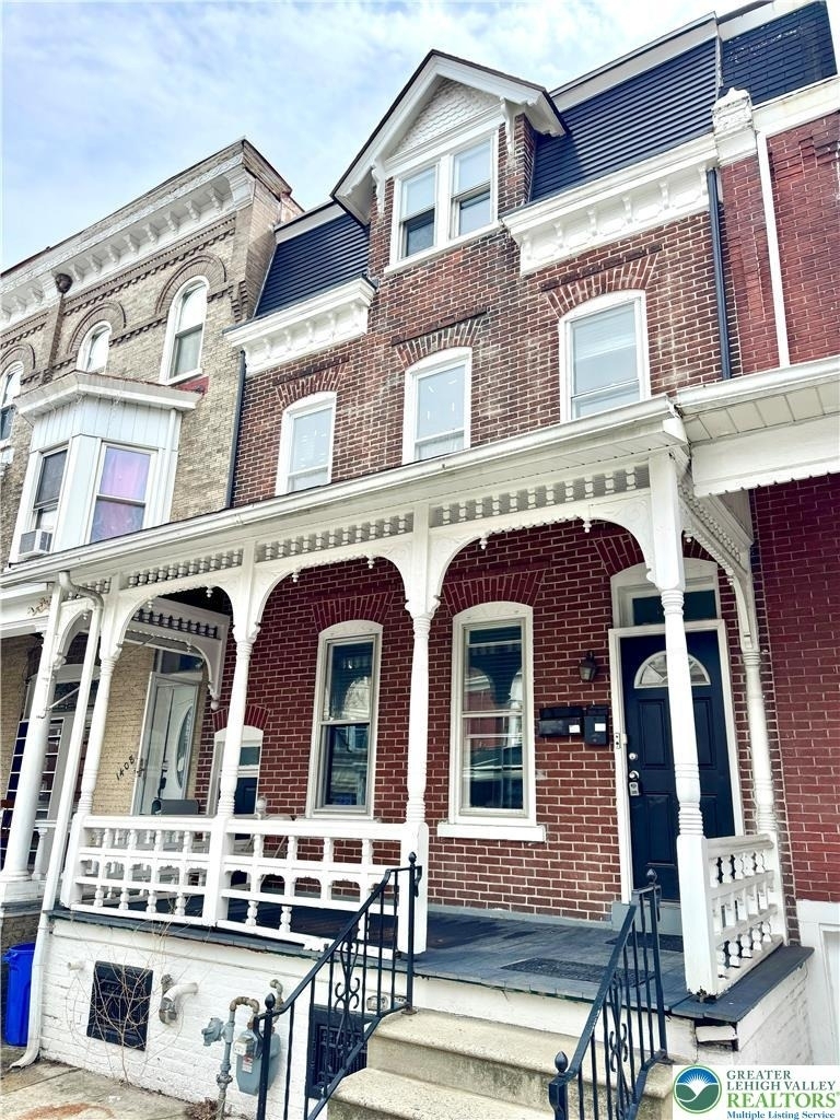 1410 W Turner Street - Photo 0
