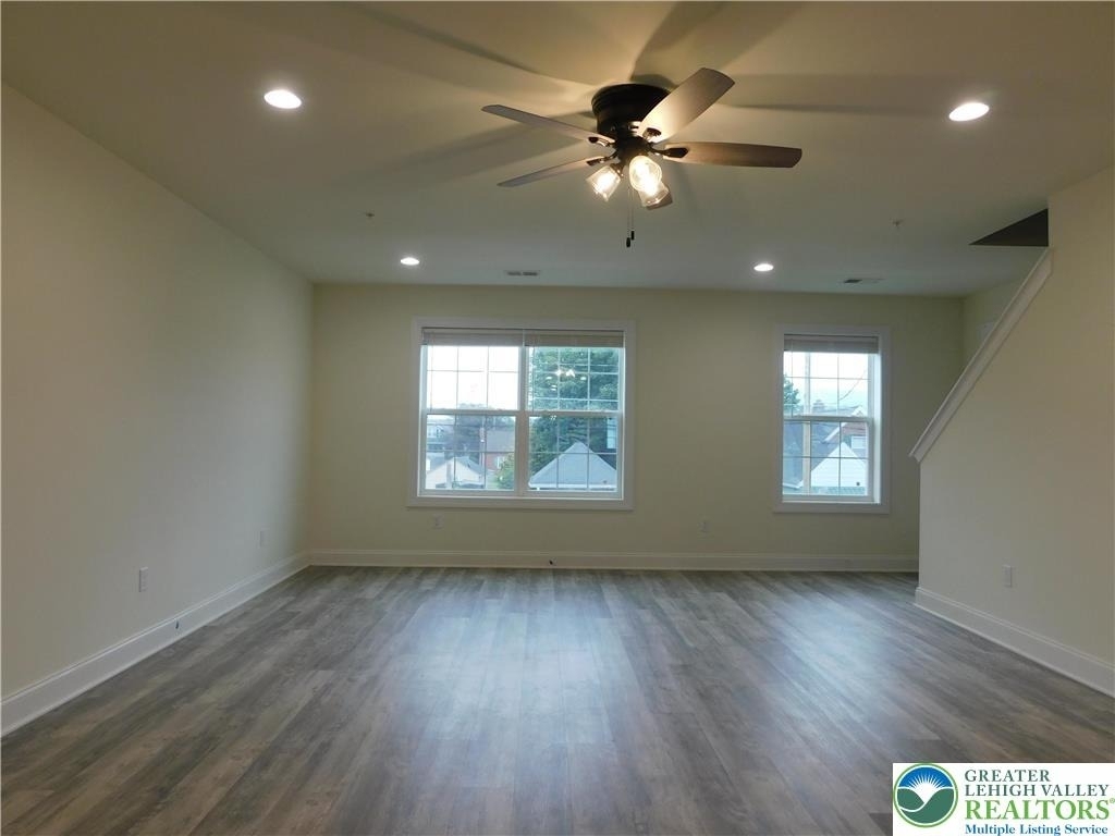 1549 Burkhardt Street - Photo 16