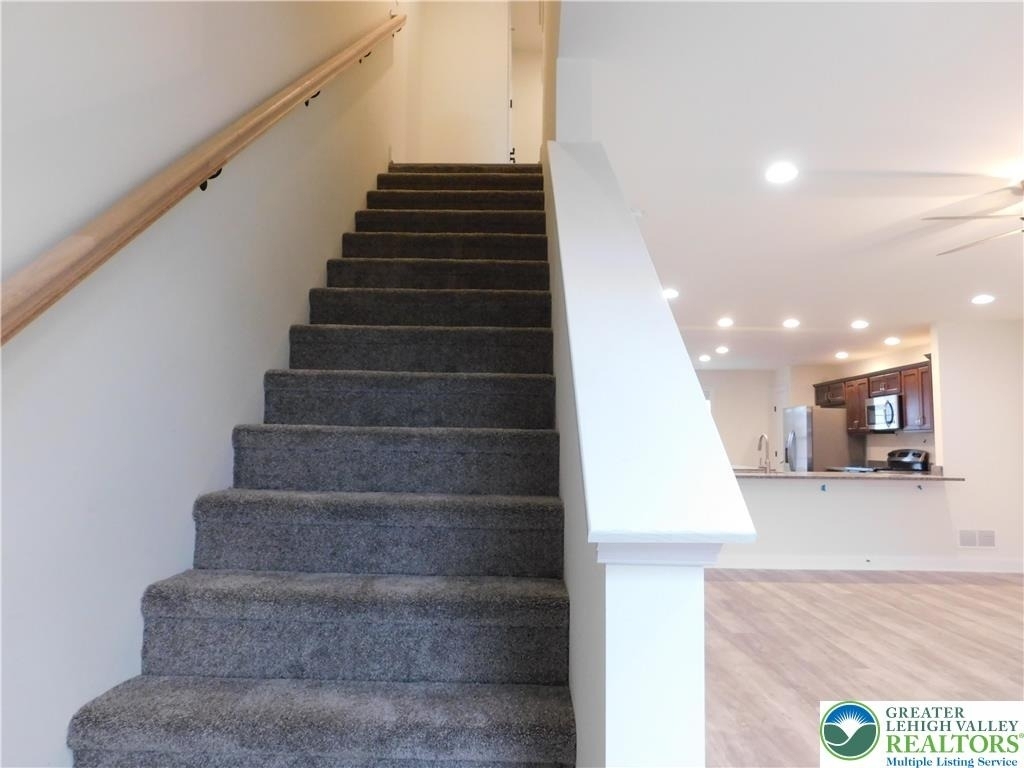1549 Burkhardt Street - Photo 17