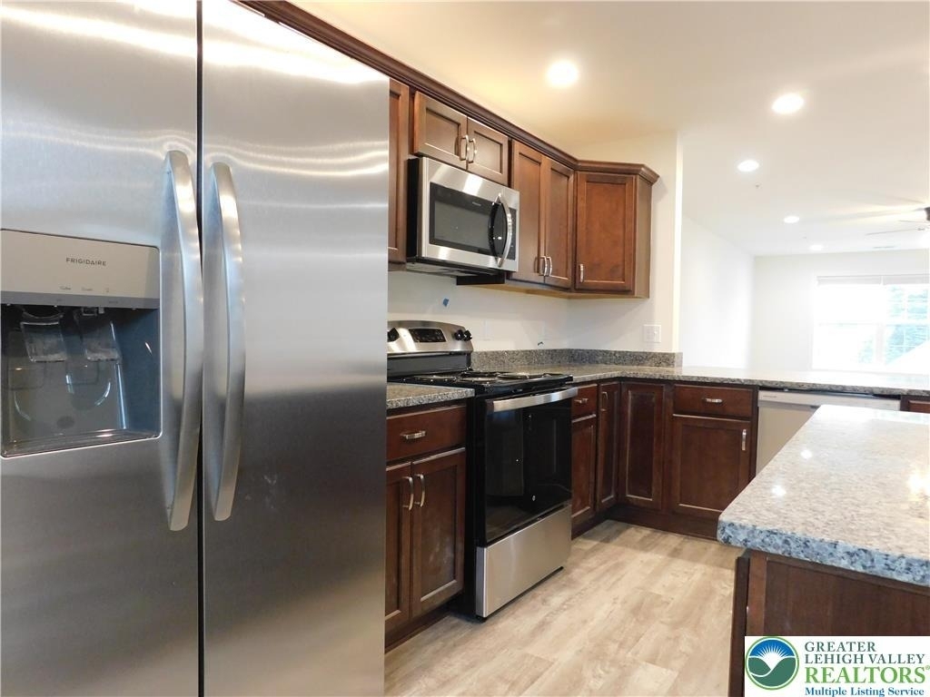 1549 Burkhardt Street - Photo 2