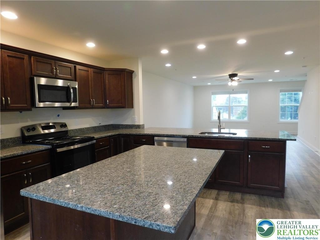 1549 Burkhardt Street - Photo 8