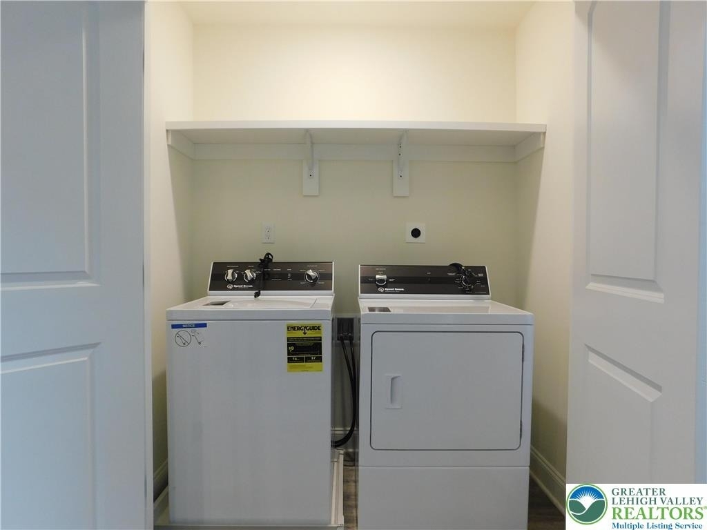 1549 Burkhardt Street - Photo 28