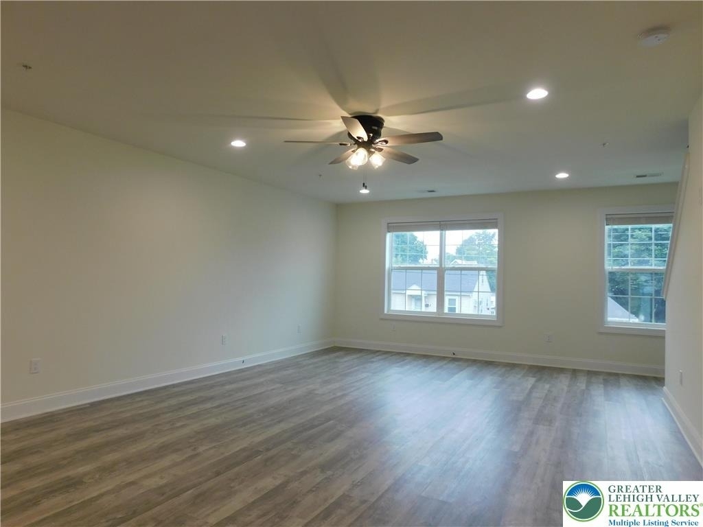 1549 Burkhardt Street - Photo 13