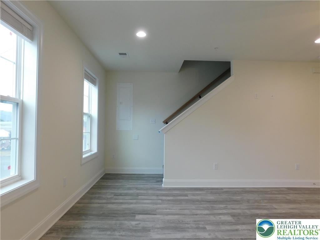 1549 Burkhardt Street - Photo 15