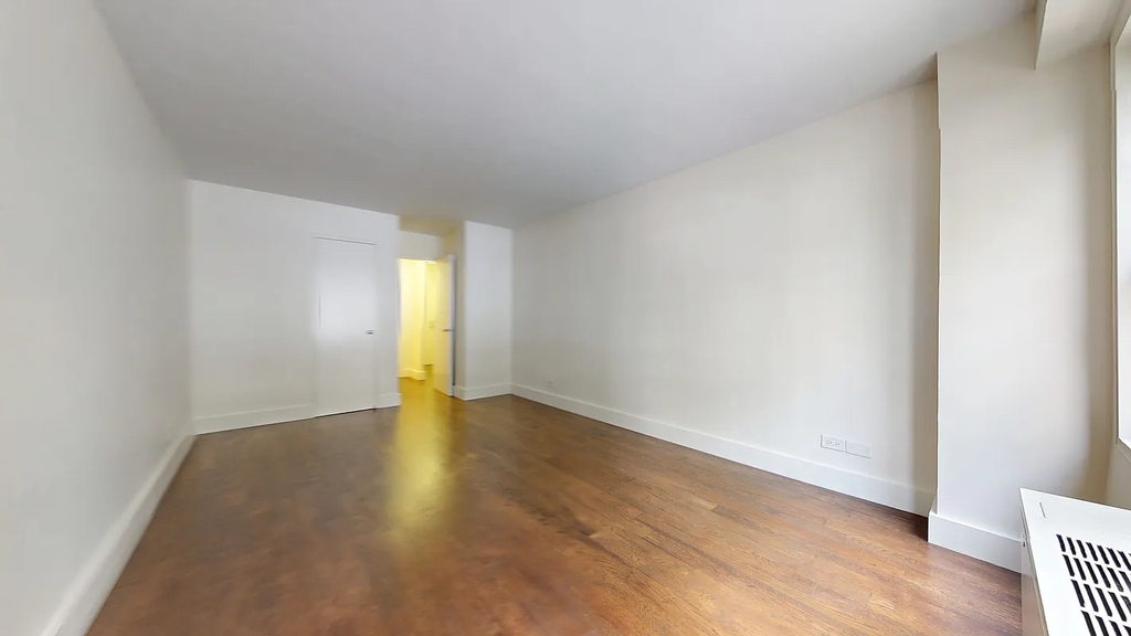220 East 63rd Street - Photo 6