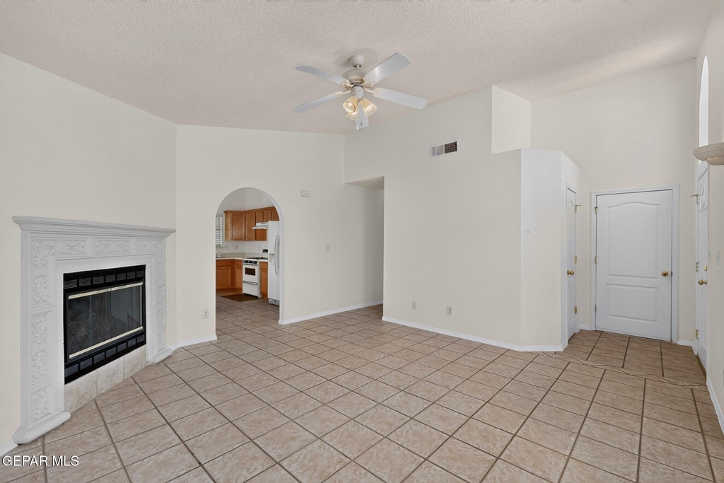 12637 Setting Sun Drive - Photo 9